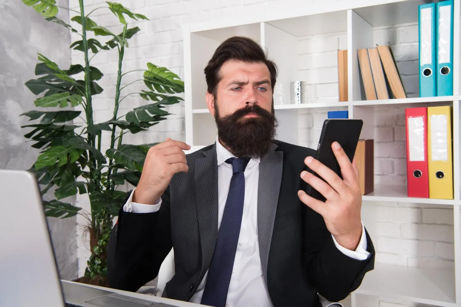 Rutina de doble personalidad para 2025: notificaciones silenciosas, widgets ocultos y ventanas de acceso programadas